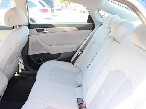 Used 2016 Hyundai Sonata SE FWD image 18