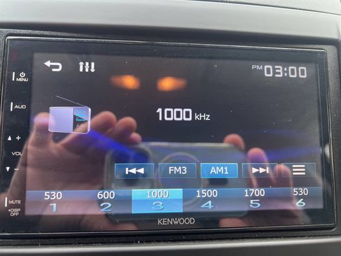 Used 2010 Nissan Frontier SE image 27