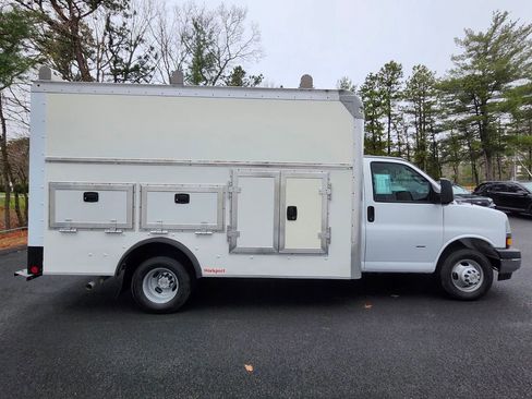 Used 2022 Chevrolet Express 3500 w/ Power Convenience Package RWD image 6