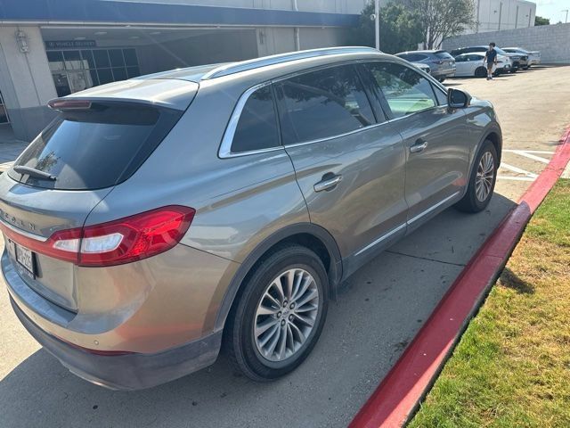 Used 2016 Lincoln MKX Select w/ Select Plus Package FWD image 7