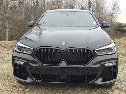 Used 2021 BMW X6 M50i w/ Executive Package image 2