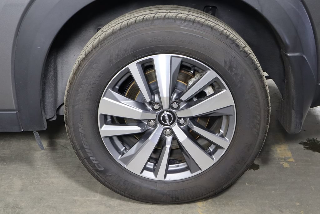 Used 2024 Nissan Pathfinder SL w/ Black Appearance Package FWD image 38