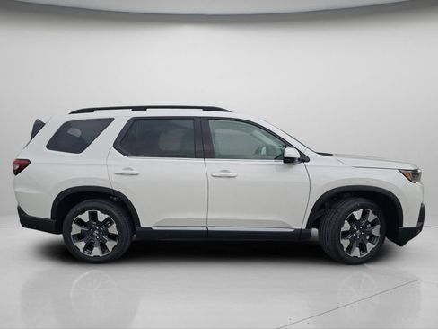 New 2026 Honda Pilot Touring image 10