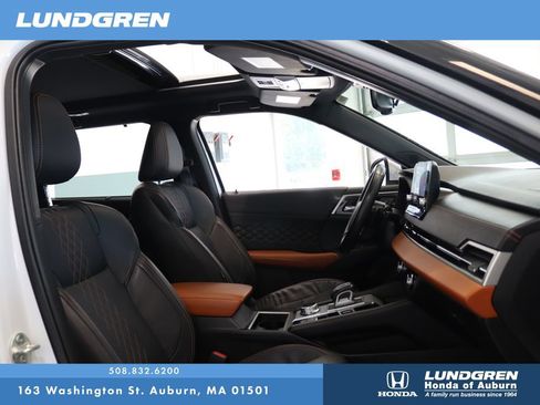 Used 2022 Mitsubishi Outlander SEL AWD/4WD image 17
