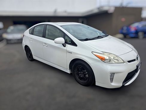 Used 2014 Toyota Prius Four FWD image 3