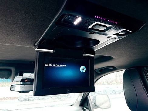 Used 2015 Cadillac Escalade Platinum image 21