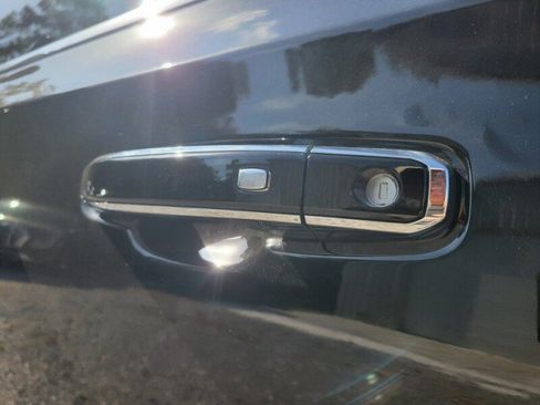 Used 2023 GMC Yukon Denali w/ Advanced Technology Package RWD image 8