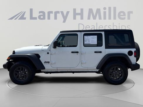 Used 2024 Jeep Wrangler Unlimited Sport AWD/4WD image 3