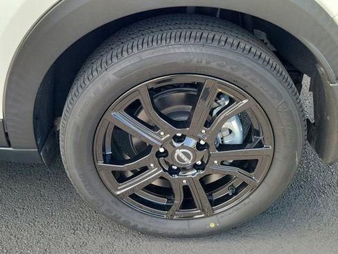 Certified 2023 Nissan Kicks SR w/ SR Premium Package FWD image 13