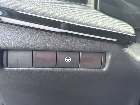 Used 2025 Nissan Kicks SR AWD/4WD image 18