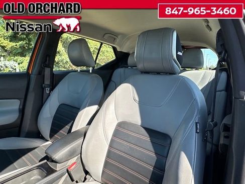Used 2022 Nissan Kicks SR w/ Premium Package FWD image 9