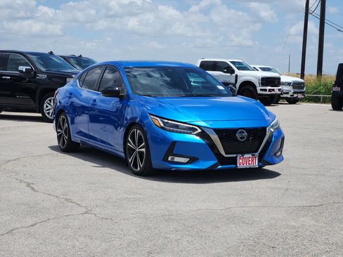 Used 2020 Nissan Sentra SR w/ Premium Package FWD image 3
