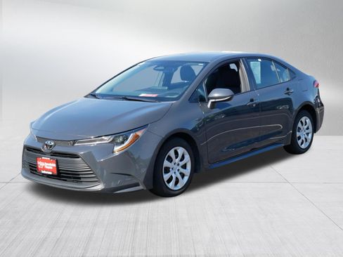 Certified 2025 Toyota Corolla LE FWD image 3