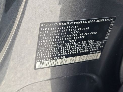 Used 2026 Volkswagen Tiguan SE FWD image 25