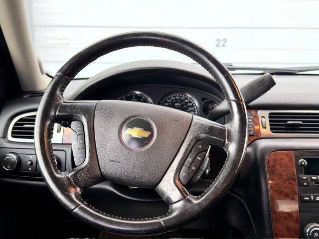 Used 2007 Chevrolet Avalanche LT AWD/4WD image 14