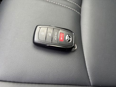 Used 2023 Toyota Corolla XLE image 33