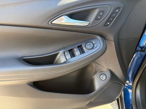 Used 2023 Buick Encore GX Essence w/ Experience Buick Package FWD image 11