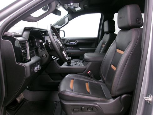 Used 2024 GMC Sierra 1500 AT4 image 9