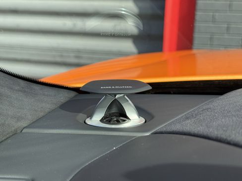 Used 2023 Lamborghini Urus S image 21