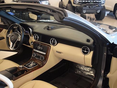 Used 2016 Mercedes-Benz SLK 300 image 20