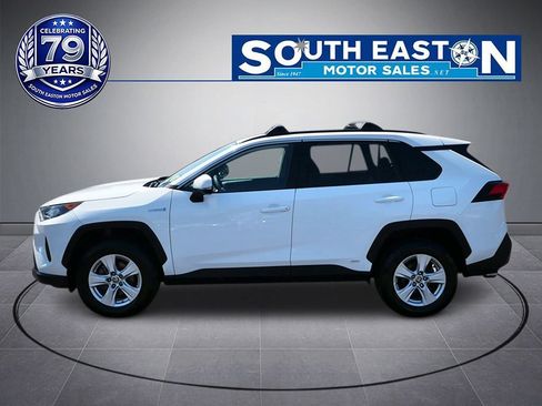 Used 2021 Toyota RAV4 LE AWD/4WD image 7