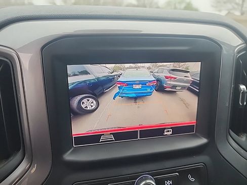 Used 2022 Chevrolet Silverado 1500 Custom image 10