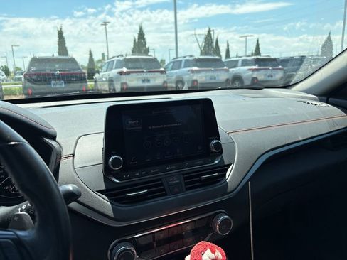 Used 2019 Nissan Altima 2.5 SR FWD image 3