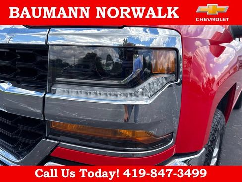 Used 2018 Chevrolet Silverado 1500 LT w/ All Star Edition AWD/4WD image 39