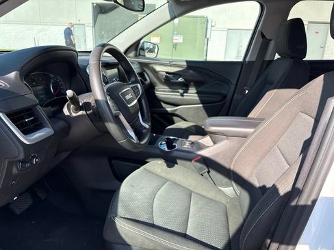 Used 2024 GMC Terrain SLE AWD/4WD image 9