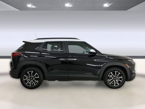 Used 2025 Chevrolet TrailBlazer ACTIV w/ Driver Confidence Package image 8