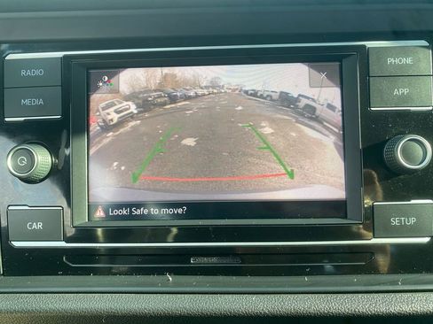 Used 2019 Volkswagen Jetta SE w/ Cold Weather Package image 21