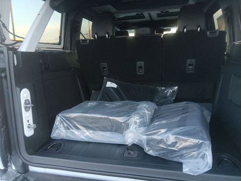 New 2025 Ford Bronco Badlands image 28