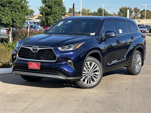 New 2026 Toyota Highlander Platinum image 2