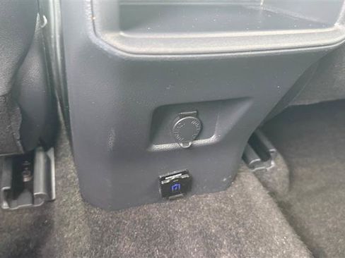 Used 2019 Toyota RAV4 LE FWD image 23