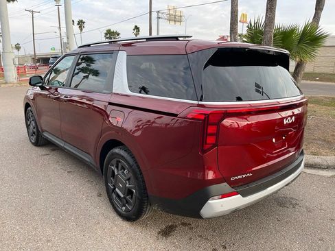 New 2026 Kia Carnival EX FWD image 5