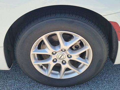 Used 2023 Chrysler Pacifica Touring-L FWD image 8