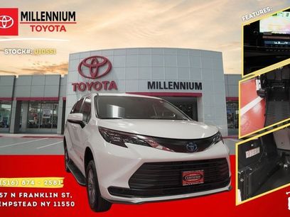 Used 2025 Toyota Sienna LE