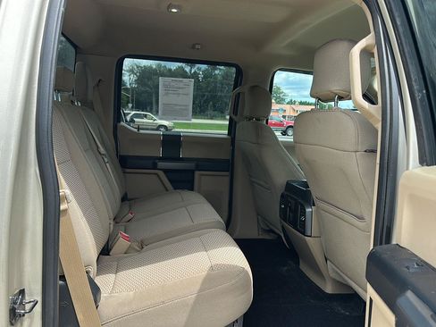 Used 2017 Ford F250 XLT w/ XLT Value Package AWD/4WD image 11