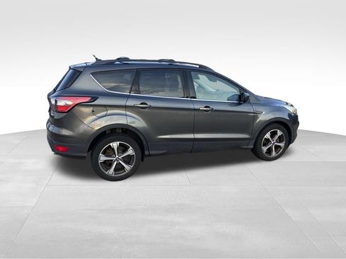 Used 2018 Ford Escape SEL w/ Ford Safe & Smart Package FWD image 12