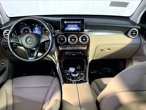 Used 2018 Mercedes-Benz GLC 300 4MATIC image 16