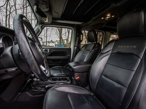 Used 2020 Jeep Wrangler Unlimited Sahara image 10