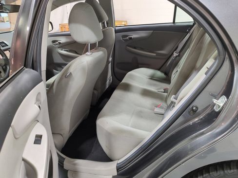Used 2013 Toyota Corolla LE FWD image 12