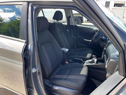 Used 2024 Hyundai Venue SEL FWD image 11