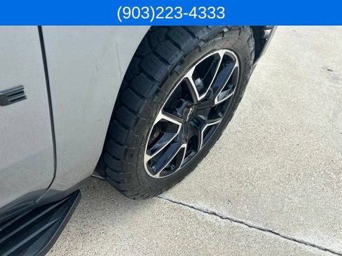 Used 2023 Chevrolet Tahoe RST w/ Luxury Package AWD/4WD image 18