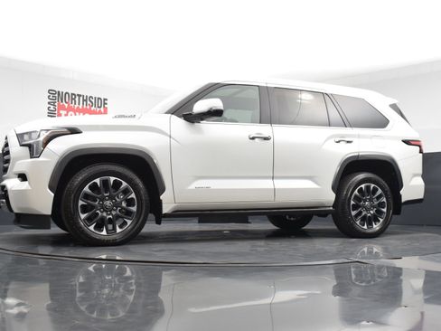 Used 2025 Toyota Sequoia Limited image 41