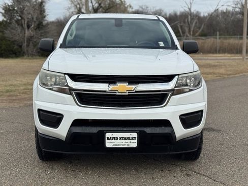 Used 2017 Chevrolet Colorado W/T image 2