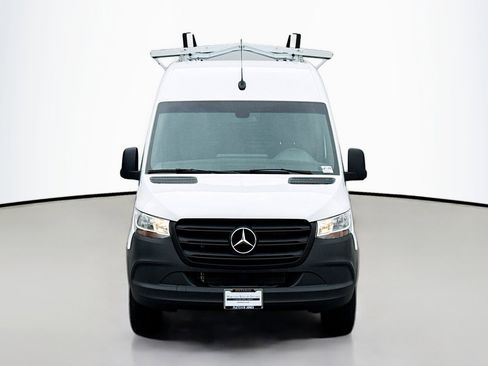 Used 2024 Mercedes-Benz Sprinter 2500 image 2