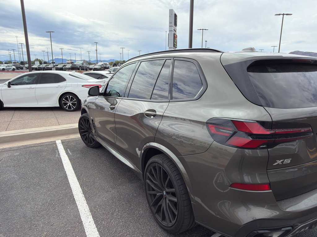 Used 2024 BMW X5 sDrive40i w/ M Sport Package RWD image 4