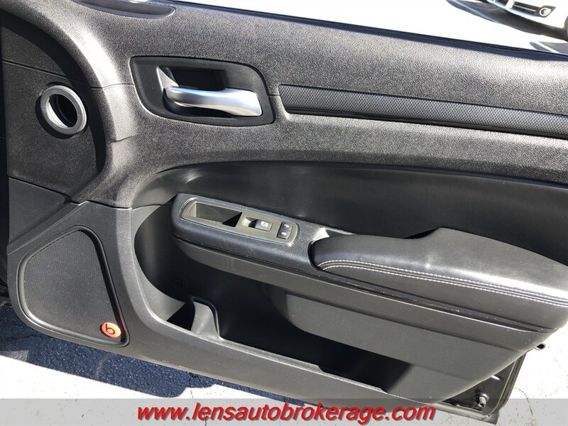 Used 2014 Chrysler 300 S RWD image 21