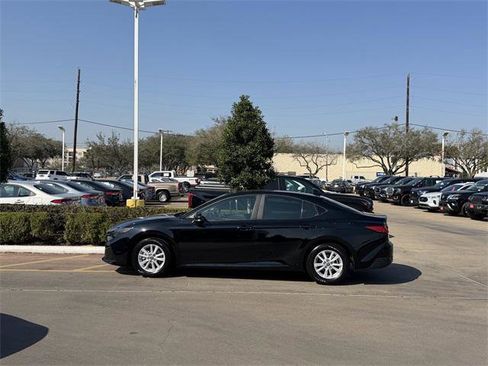 Certified 2025 Toyota Camry LE image 4